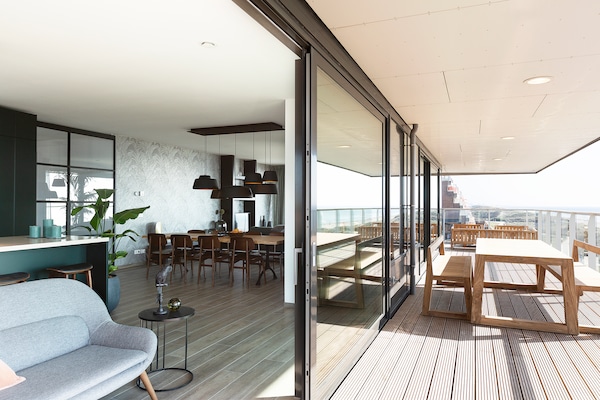 Foto van Stijlvol appartement voor 8 personen met zeezicht - Vakantiehuis in Egmond aan Zee - TerraceBalcony