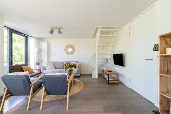 Foto van Vakantiehuis Waterland voor zes personen - Vakantiehuis in Egmond aan den Hoef - LivingRoom