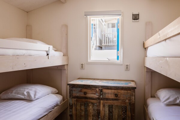 Foto van Strandhuis in Wijk aan Zee met Uitzicht - Vakantiehuis in Wijk aan Zee - BedRoom