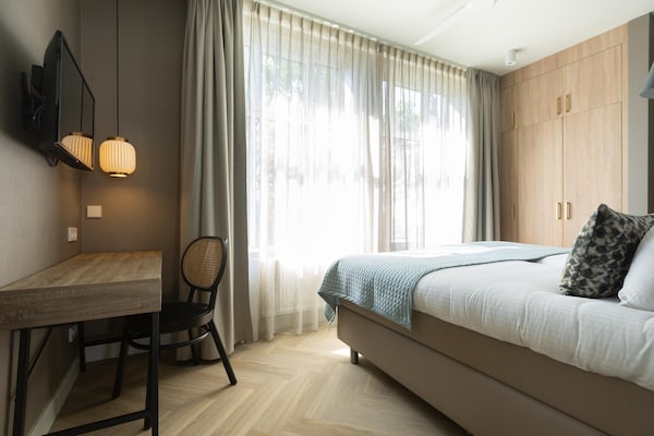 Foto van Stijlvol 2-slaapkamerappartement in Den Haag. - Vakantiehuis in Den Haag - BedRoom