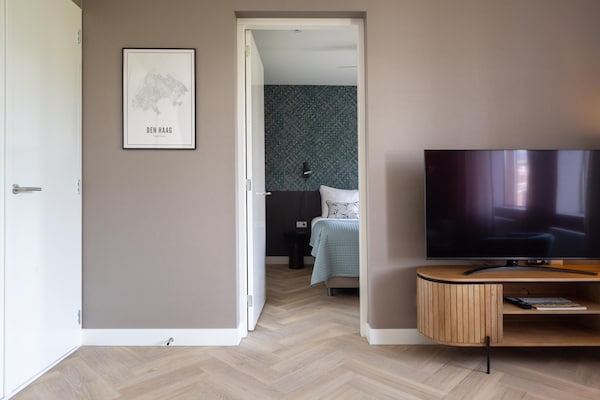 Foto van Stijlvol 2-slaapkamerappartement in Den Haag. - Vakantiehuis in Den Haag - LivingRoom