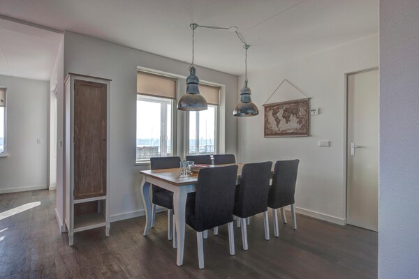 Foto van Appartement Comfort 6 - Vakantiehuis in Ouddorp - LivingRoom