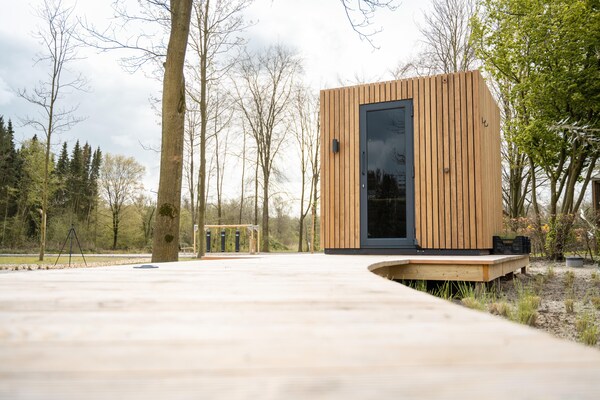 Foto van Glamping Tent in Nederland met BBQ - Vakantiehuis in Zeewolde - ParkFacilities