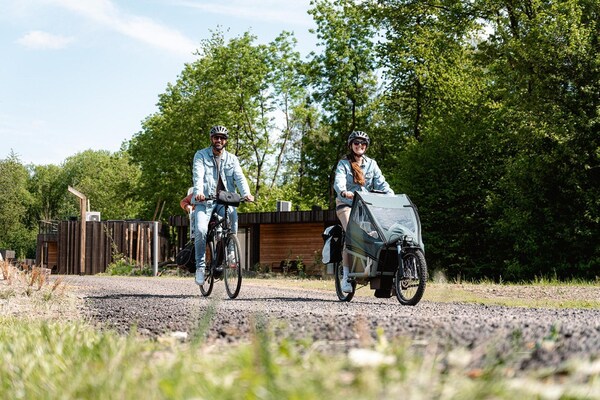 Foto van Glamping Tent in Nederland met BBQ - Vakantiehuis in Zeewolde - AreaSummer1KM