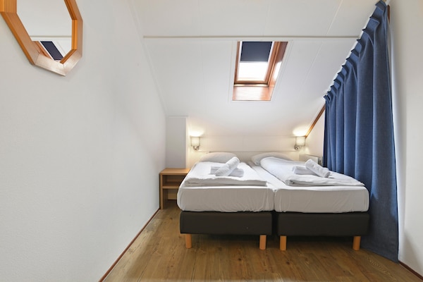 Foto van Vakantiehuis bij Grevelingenmeer & Brouwersdam - Vakantiehuis in Brouwershaven - BedRoom