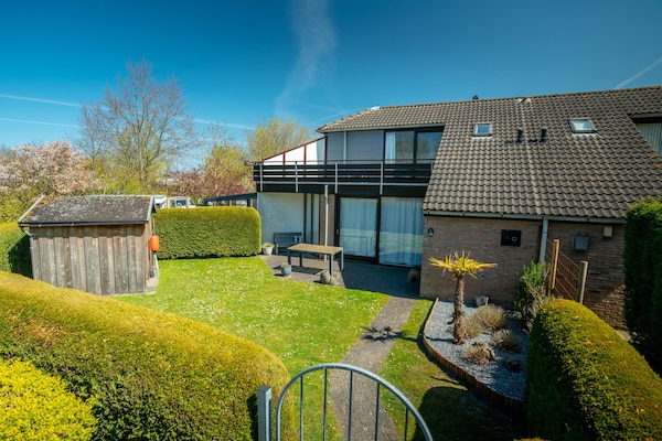 Foto van Vakantiehuis bij Grevelingenmeer & Brouwersdam - Vakantiehuis in Brouwershaven - GardenSummer