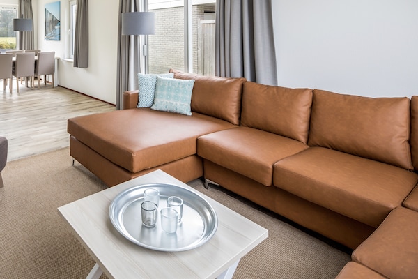 Foto van Villa in Zeeland dicht bij het strand - Vakantiehuis in Scharendijke - LivingRoom