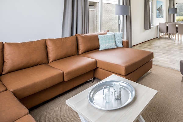 Foto van Villa in Zeeland dicht bij het strand - Vakantiehuis in Scharendijke - LivingRoom