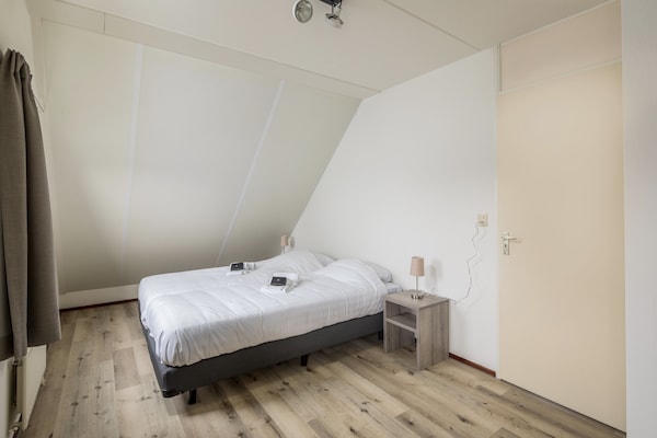 Foto van Villa in Zeeland dicht bij het strand - Vakantiehuis in Scharendijke - BedRoom