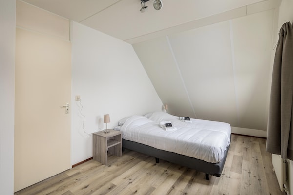 Foto van Villa in Zeeland dicht bij het strand - Vakantiehuis in Scharendijke - BedRoom