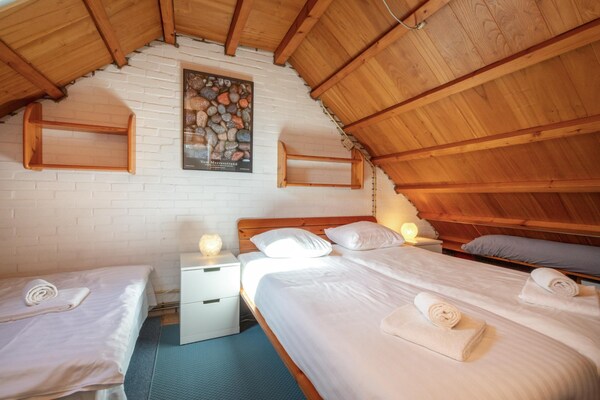 Foto van Vakantiehuis bij Strand met Zwembad - Vakantiehuis in Burgh-Haamstede - BedRoom