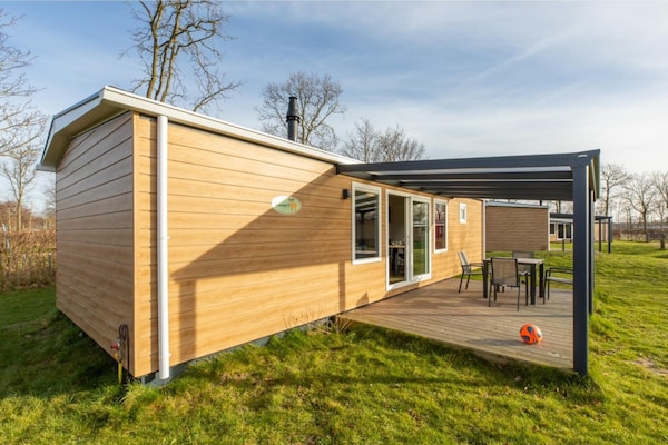 Foto van Villa in Burgh-Haamstede met tuin - Vakantiehuis in Burgh-Haamstede - ExteriorSummer