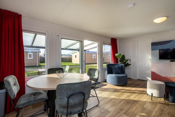 Foto van Villa in Burgh-Haamstede met tuin - Vakantiehuis in Burgh-Haamstede - DiningRoom