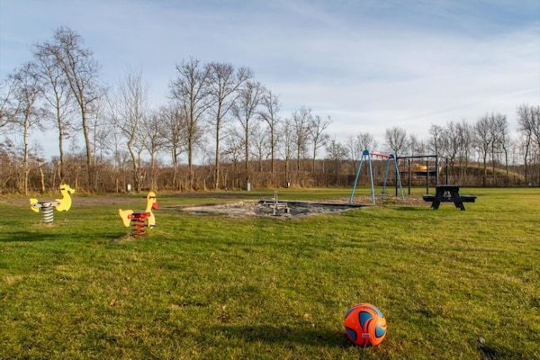 Foto van Villa in Burgh-Haamstede met tuin - Vakantiehuis in Burgh-Haamstede - GardenSummer