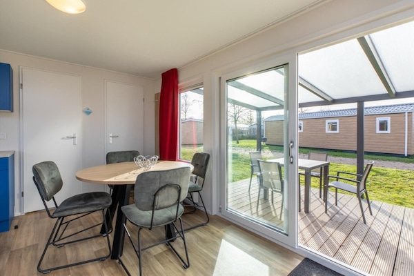 Foto van Villa in Burgh-Haamstede met tuin - Vakantiehuis in Burgh-Haamstede - DiningRoom