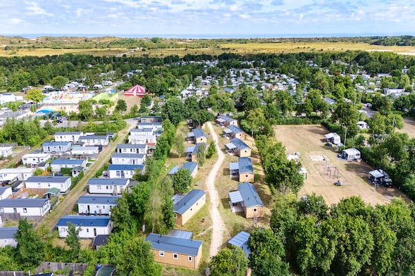 Foto van Villa in Burgh-Haamstede met tuin - Vakantiehuis in Burgh-Haamstede - ExteriorSummer
