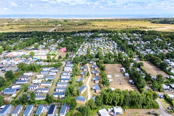 Foto van Villa in Burgh-Haamstede met tuin - Vakantiehuis in Burgh-Haamstede - ExteriorSummer