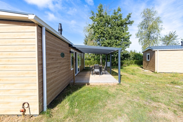 Foto van Villa in Burgh-Haamstede met tuin - Vakantiehuis in Burgh-Haamstede - ExteriorSummer