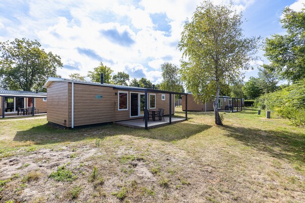 Foto van Villa in Burgh-Haamstede met tuin - Vakantiehuis in Burgh-Haamstede - ExteriorSummer