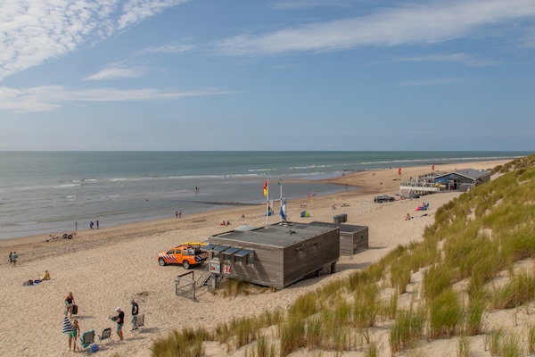 Foto van Villa in Burgh-Haamstede met tuin - Vakantiehuis in Burgh-Haamstede - ExteriorSummer