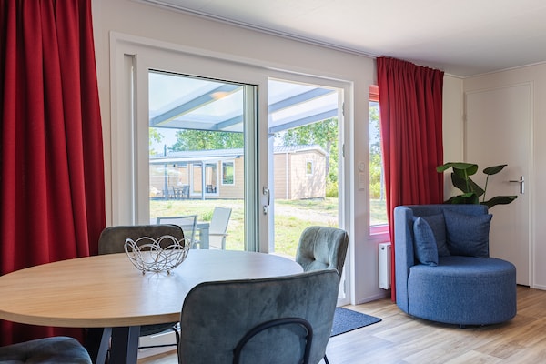 Foto van Villa in Burgh-Haamstede met tuin - Vakantiehuis in Burgh-Haamstede - DiningRoom