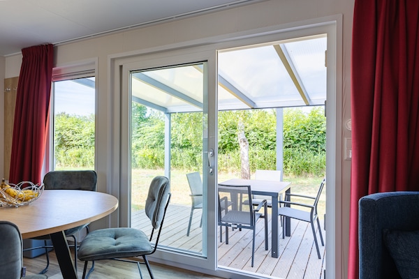 Foto van Villa in Burgh-Haamstede met tuin - Vakantiehuis in Burgh-Haamstede - DiningRoom