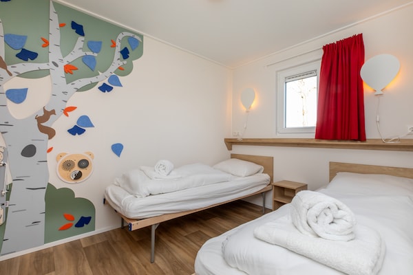 Foto van Villa in Burgh-Haamstede met tuin - Vakantiehuis in Burgh-Haamstede - BedRoom
