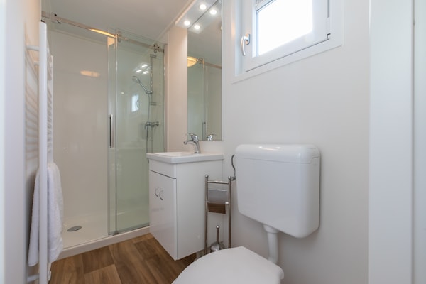 Foto van Villa in Burgh-Haamstede met tuin - Vakantiehuis in Burgh-Haamstede - BathRoom