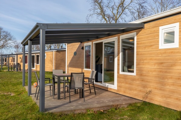 Foto van Villa in Burgh-Haamstede met tuin - Vakantiehuis in Burgh-Haamstede - ExteriorSummer