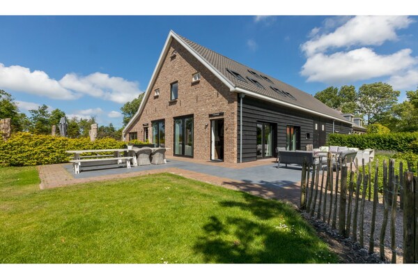 Foto van Vakantiehuis bij Oranjezon Strand - Vakantiehuis in Vrouwenpolder - GardenSummer