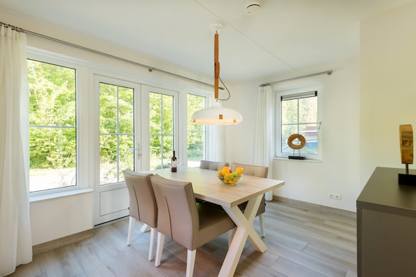 Foto van Villa in Dishoek bij Noordzeestrand - Vakantiehuis in Koudekerke - DiningRoom