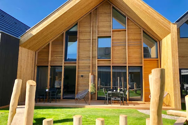 Foto van 4-persoons lodge in tiny house stijl. - Vakantiehuis in Zoutelande - HallReception