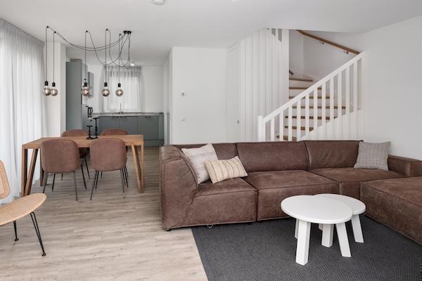 Foto van Villa aan het Veerse Meer met Sauna - Vakantiehuis in Wolphaartsdijk - LivingRoom