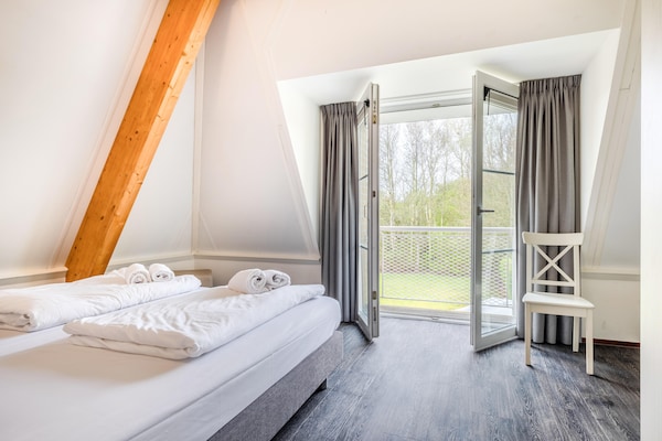 Foto van Villa in Banjaard bij Noordzeestrand - Vakantiehuis in Kamperland - BedRoom