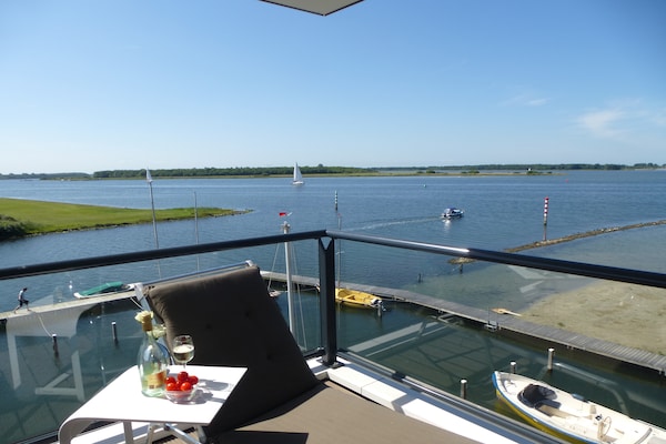Foto van Appartement in Veere met uitzicht op jachthaven - Vakantiehuis in Kamperland - TerraceBalcony