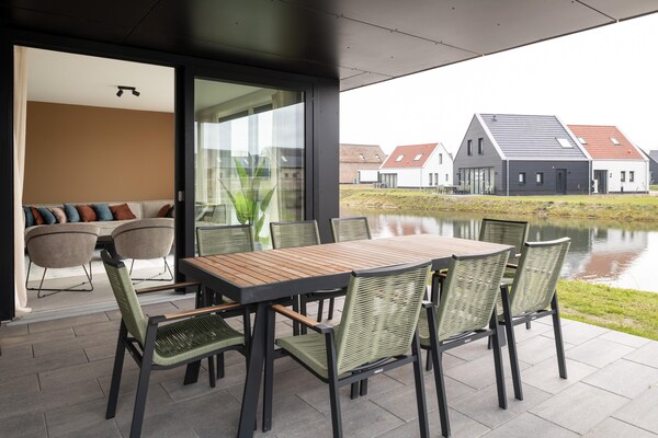 Foto van Luxe woning in Nieuwvliet-Bad met zwembad - Vakantiehuis in Nieuwvliet - TerraceBalcony