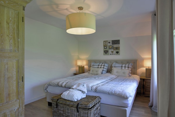 Foto van Ruime villa op het platteland - Vakantiehuis in Zuidzande - BedRoom