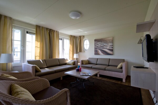 Foto van Villa in Cadzand-Bad bij Noordzeestrand - Vakantiehuis in Cadzand-Bad - LivingRoom