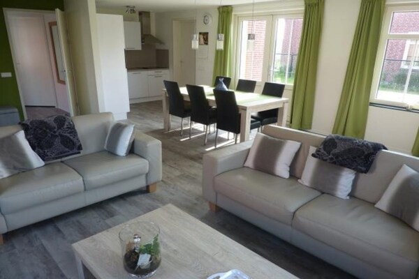 Foto van Gezinsvriendelijk vakantiehuis - Vakantiehuis in Breskens - LivingRoom