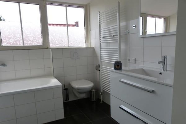 Foto van Vakantiehuis in Breskens bij Strand - Vakantiehuis in Breskens - BathRoom
