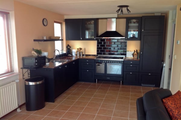 Foto van Bungalow in Breskens aan het Water - Vakantiehuis in Breskens - Kitchen