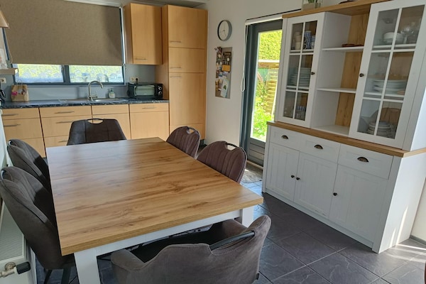 Foto van Zeeuwse woning met open haard - Vakantiehuis in Breskens - DiningRoom