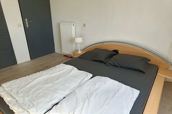Foto van Zeeuwse woning met open haard - Vakantiehuis in Breskens - BedRoom
