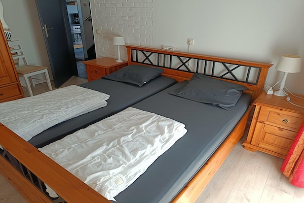 Foto van Zeeuwse woning met open haard - Vakantiehuis in Breskens - BedRoom