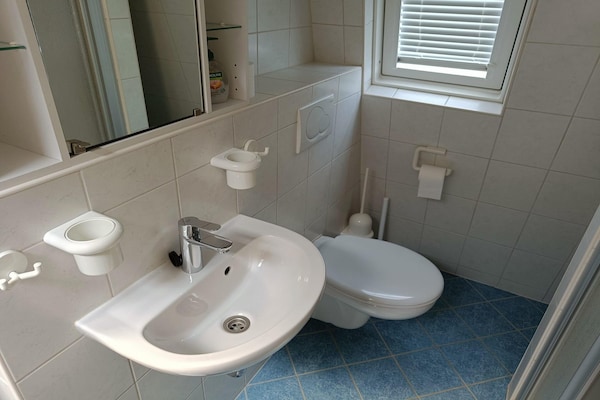 Foto van Zeeuwse woning met open haard - Vakantiehuis in Breskens - BathRoom