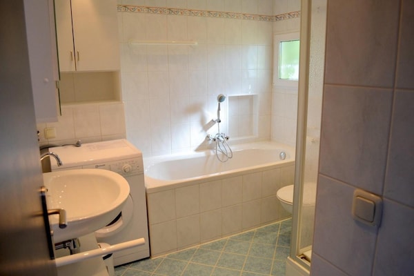Foto van Zeeuwse woning met open haard - Vakantiehuis in Breskens - BathRoom