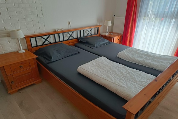 Foto van Zeeuwse woning met open haard - Vakantiehuis in Breskens - BedRoom