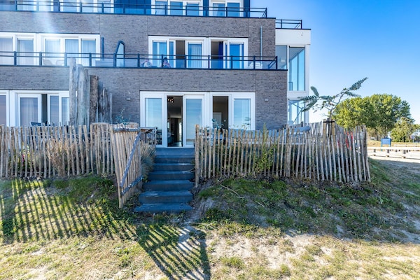 Foto van Appartement in Sint-Annaland bij Strand - Vakantiehuis in Sint-Annaland - TerraceBalcony