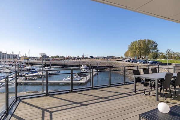 Foto van Appartement Sint-Annaland bij Jachthaven - Vakantiehuis in Sint-Annaland - TerraceBalcony