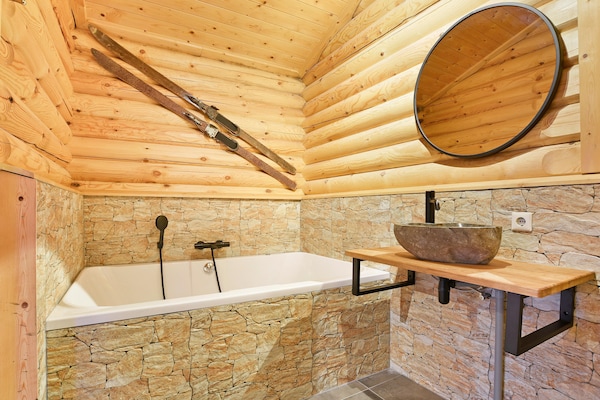 Foto van Vakantiehuis in Brabant met Bubbelbad - Vakantiehuis in Diessen-Baarschot - BathRoom